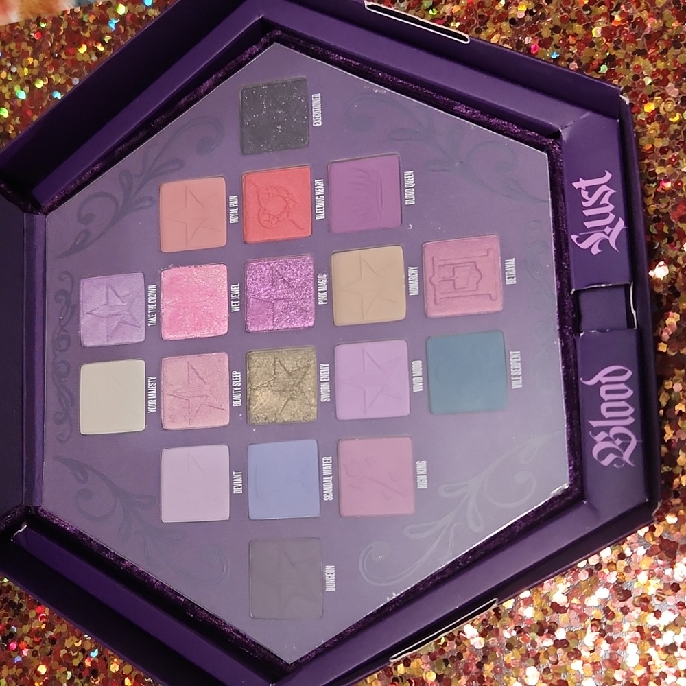 Artistry Palette (Blood Lust) - Jeffrey Star Cosmetics 🌟